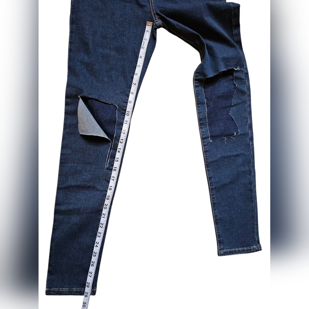 NWT Momokrom Knee Rip Skinny Jeans - Picture 7 of 8